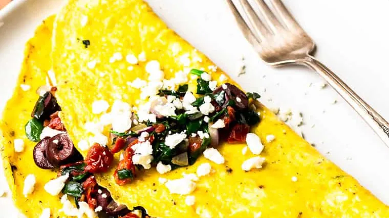 5 Super Easy Omelet Recipes (that taste amazing)