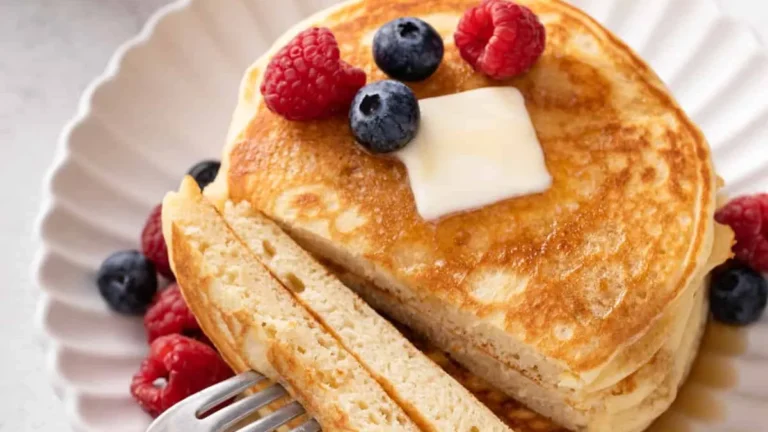 8 Tasty Skillet Breakfast Recipes (Your Whole Family Will Love)